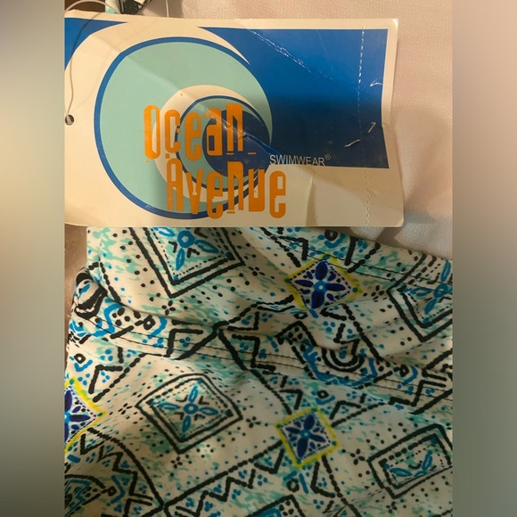 Ocean Avenue swim top - Picture 4 of 6